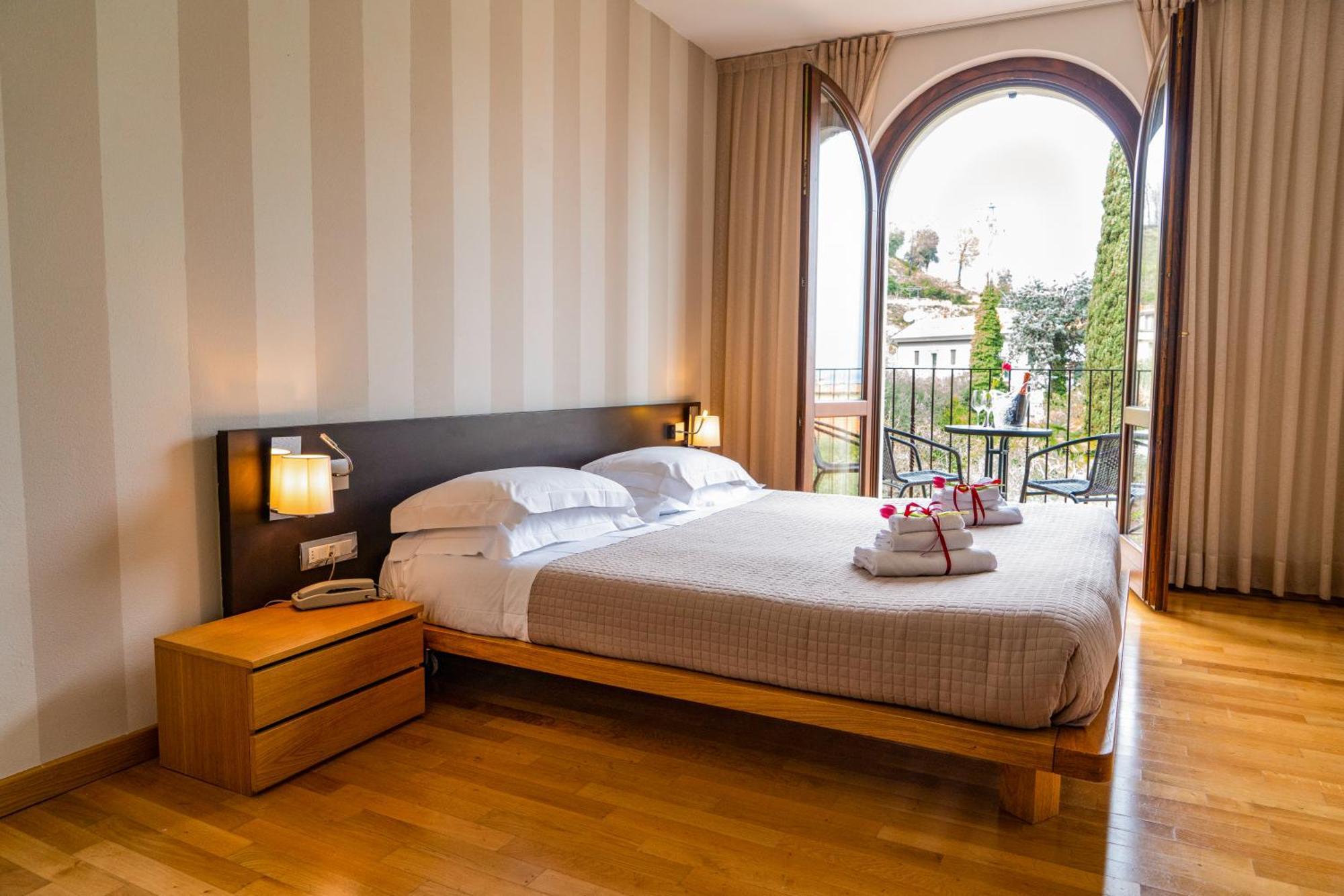 AHG Donna Silvia Hotel Wellness&SPA Manerba del Garda Exterior foto